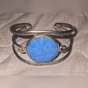 VintageElegant Silver Bracelet with Blue Tapiz